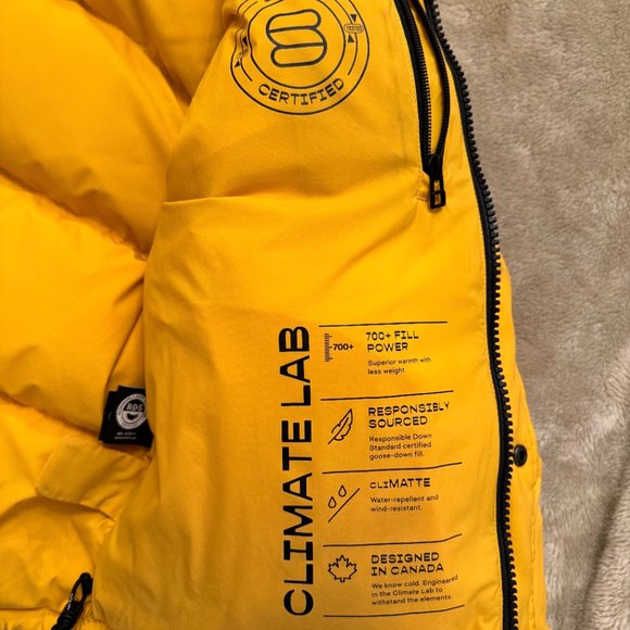 Aritzia Super Puff Shorty XS - Picture 6 of 10